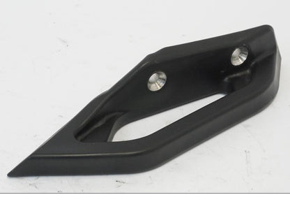 Baksidan på Passagerarhandtag från en KTM 690 Duke -2016 motorcykel.