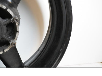 Vänster sida på Fälg från en Yamaha YZF R6 -1999 motorcykel.
