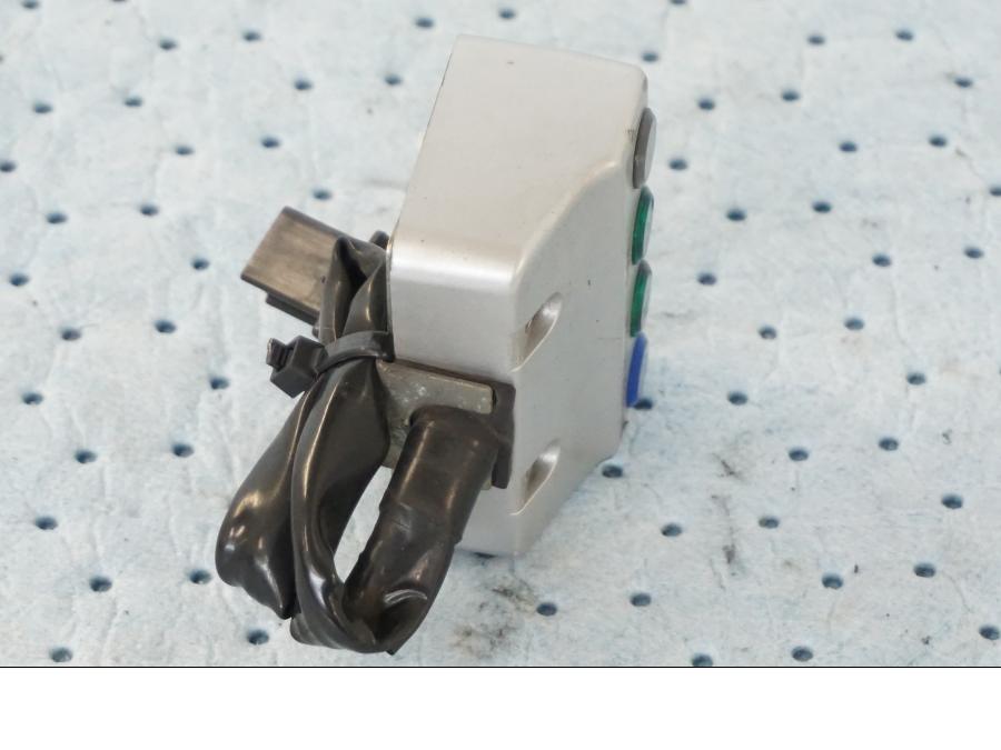 Snett nerifrån på Kontrollamppanel från en Yamaha XV 535 -1995 motorcykel.