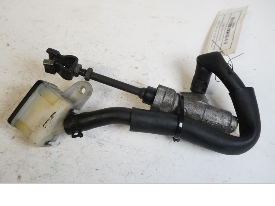 Framsidan på Bromshuvudcylinder från en Honda XL 600 V -1997 motorcykel.