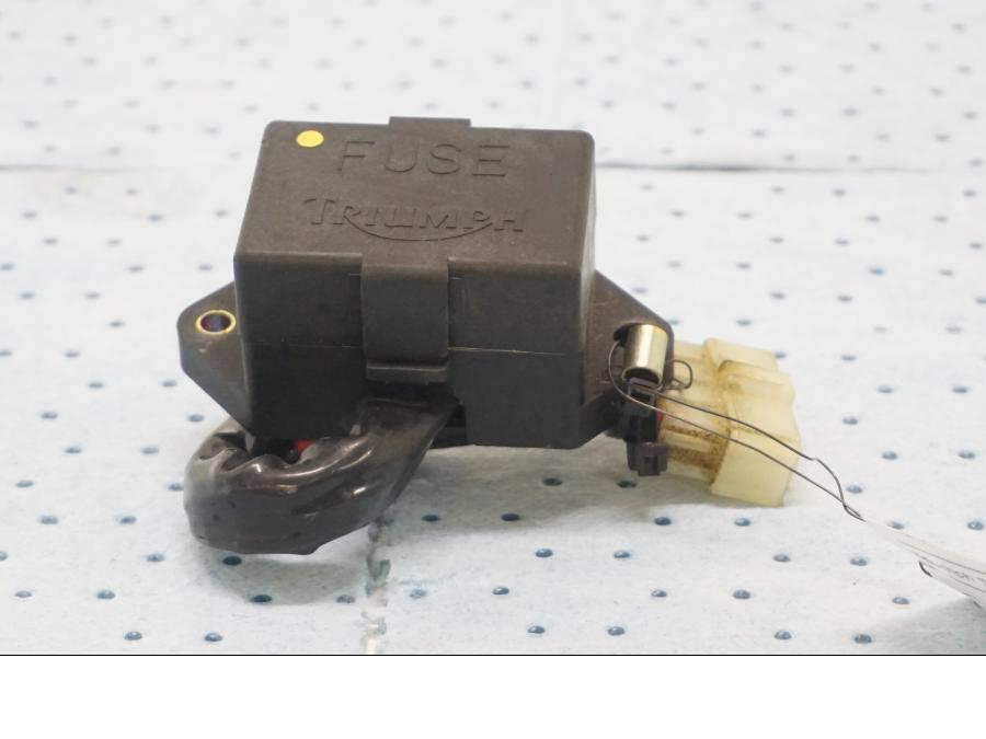Framsidan på Säkringsbox från en Triumph Thunderbird 900 -2000 motorcykel.