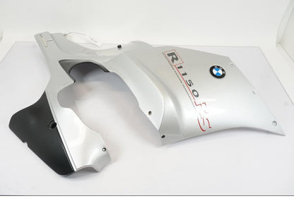 Framsidan på Sidkåpa från en BMW R 1150 RS -2003 motorcykel.