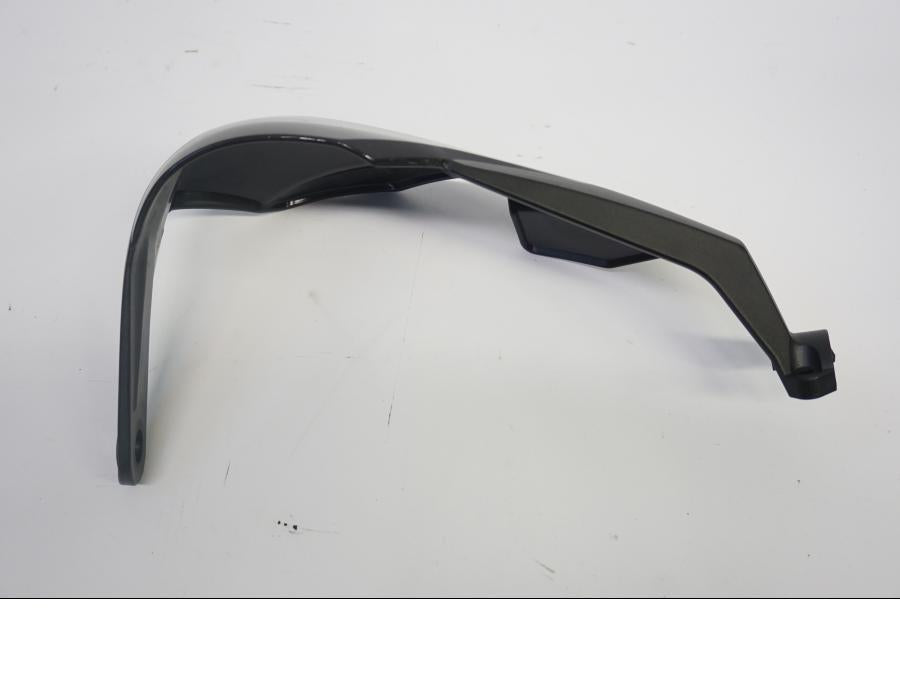 Vänster sida på Handskydd från en KTM 125 Duke -2011 motorcykel.