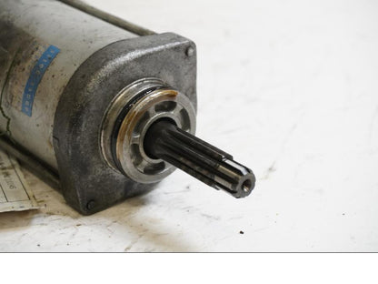 Baksidan på Startmotor från en Suzuki SV 1000 -2004 motorcykel.