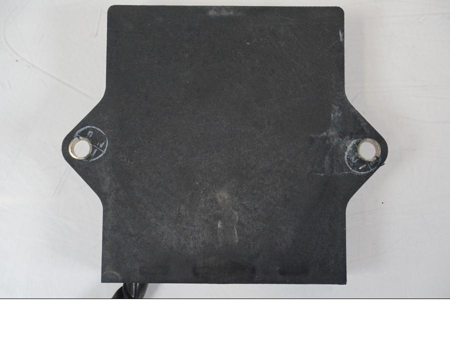 Höger sida på CDI / ECU från en Kawasaki ZZR 1100 -1994 motorcykel.