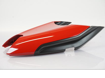 Baksidan på Undertail från en Triumph Trident -2021 motorcykel.