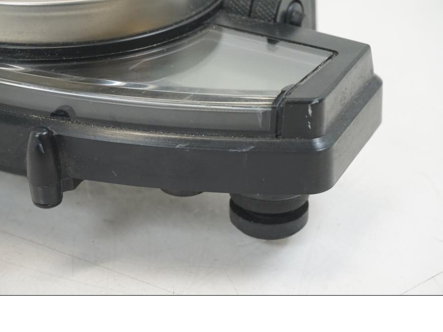 Vänster sida på Instrumentpanel från en Yamaha YZF 1000 R1 -2004 motorcykel.