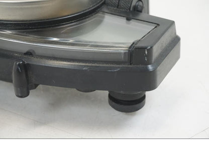 Vänster sida på Instrumentpanel från en Yamaha YZF 1000 R1 -2004 motorcykel.