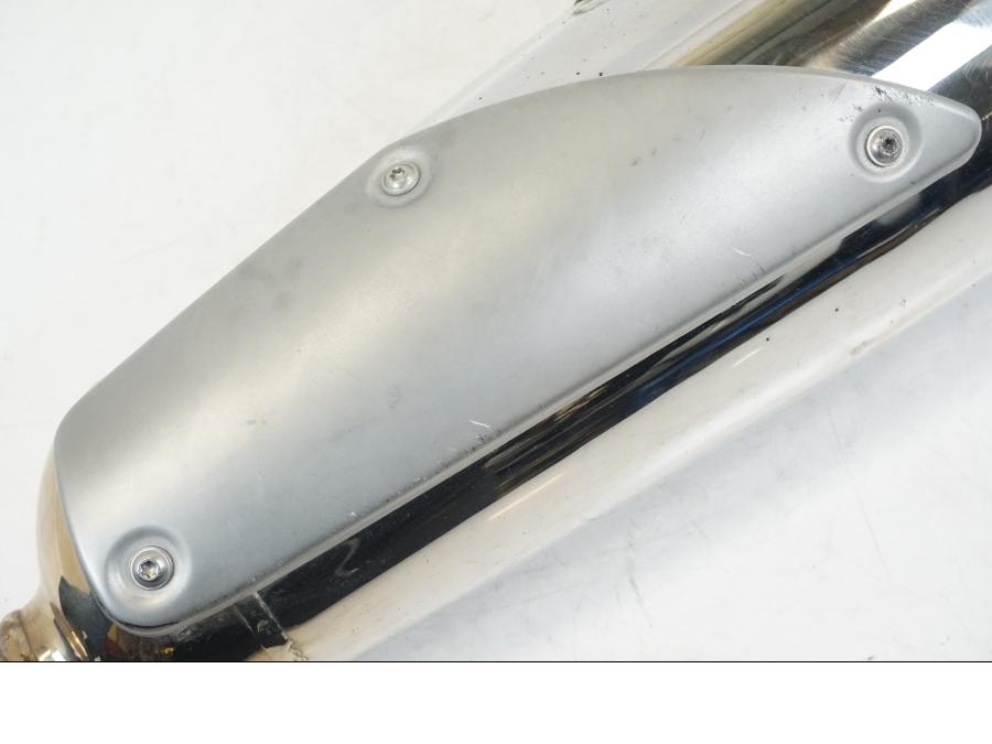 Baksidan på Ljuddämpare från en BMW F 650 CS -2003 motorcykel.