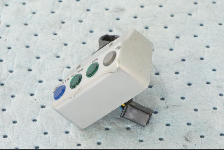 Höger sida på Kontrollamppanel från en Yamaha XV 535 -1995 motorcykel.