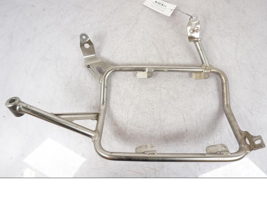 Extrabild3 på Sidoväskhållare från en BMW R 1250 GSA -2024 motorcykel.