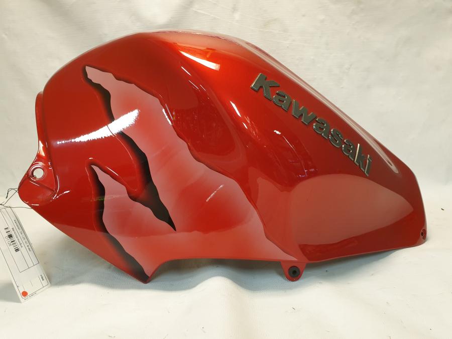 Framsidan på Bensintankskåpa från en Kawasaki ZX-12R -2001 motorcykel.