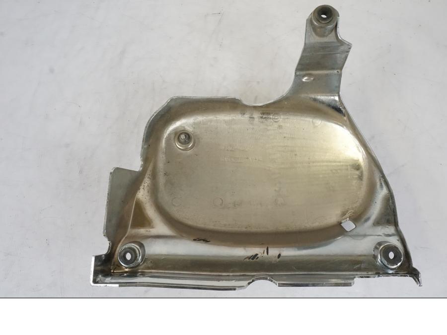 Snett uppifrån på Transmissionskåpa från en Suzuki VL 800 -2002 motorcykel.