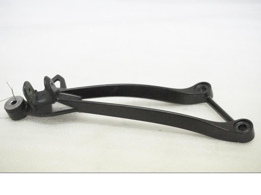 Framsidan på Fotpinnefäste från en Kawasaki ZX-10R -2008 motorcykel.