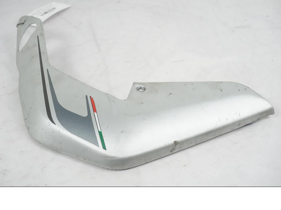 Baksidan på Sidkåpa från en MV Agusta Dragster -2014 motorcykel.