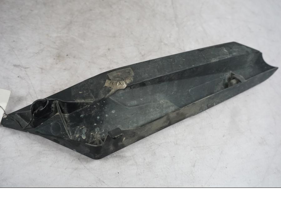 Vänster sida på Sidopanel från en Triumph Tiger Explorer -2016 motorcykel.