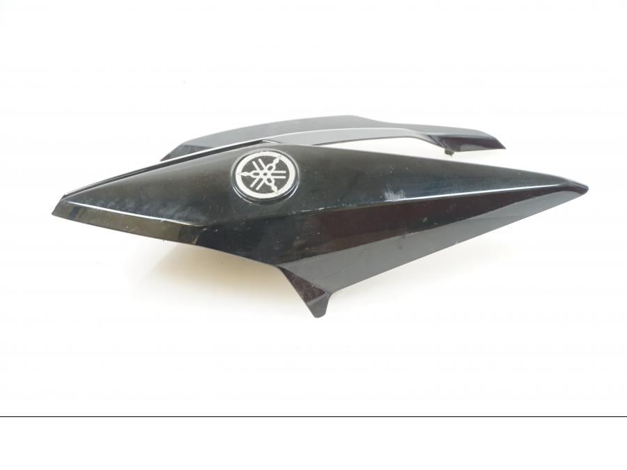 Snett uppifrån på Kylarvinge från en Yamaha YS125 -2018 motorcykel.