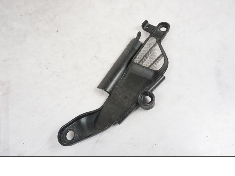 Framsidan på Luftintag från en KTM 790 Duke -2018 motorcykel.