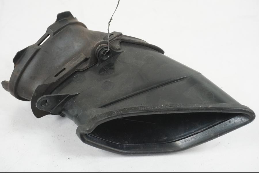 Framsidan på Luftburksnorkel från en Yamaha YZF 1000 R1 -2007 motorcykel.