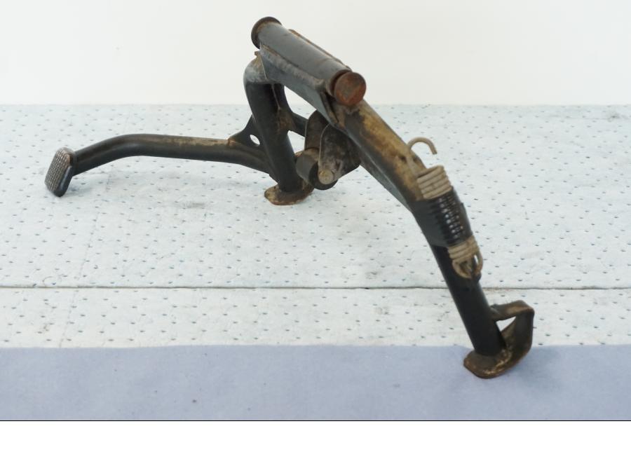 Vänster sida på Centralstöd från en Yamaha X-Max 250 -2016 scooter.