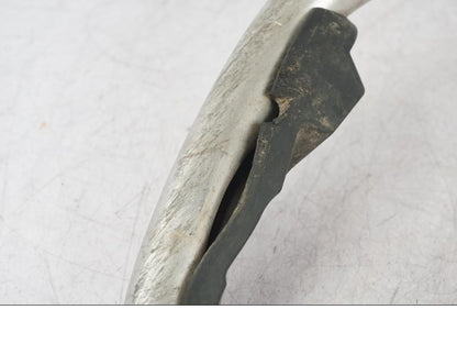 Snett nerifrån på Motorskyddsbåge från en BMW R 1250 GSA -2024 motorcykel.