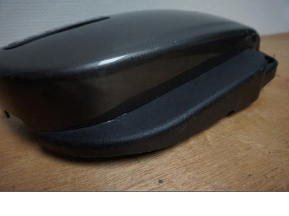 Baksidan på Sidopanel från en Suzuki VZ 1600 -2005 motorcykel.