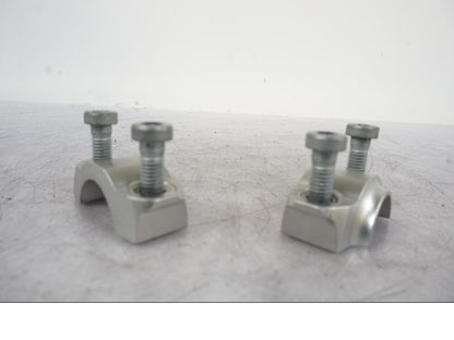 Vänster sida på Styrfäste från en KTM 990 Super Duke -2006 motorcykel.