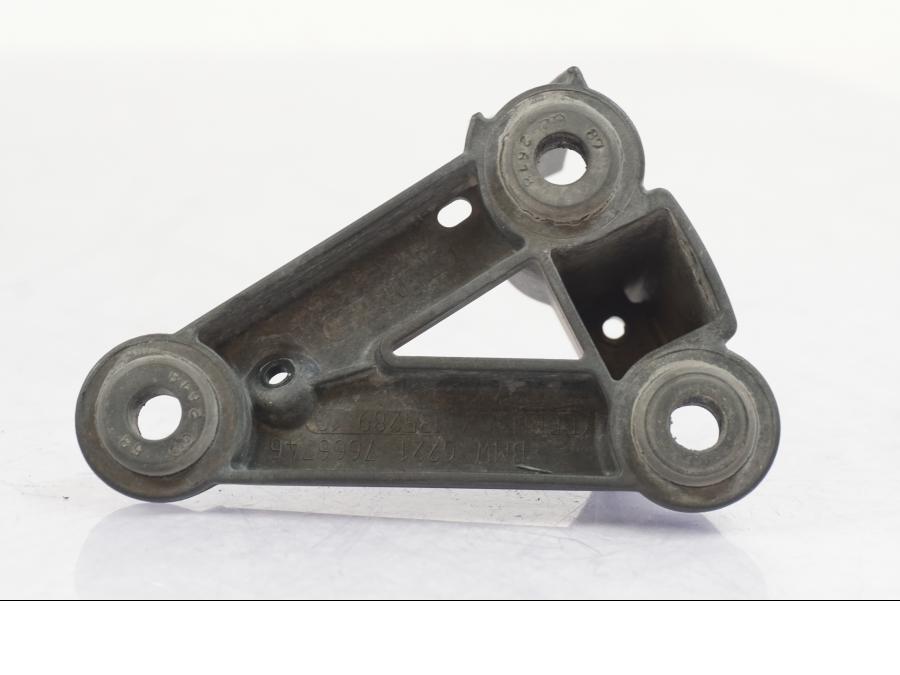 Vänster sida på Instrumentpanelsfäste från en BMW R 1200 GS -2005 motorcykel.