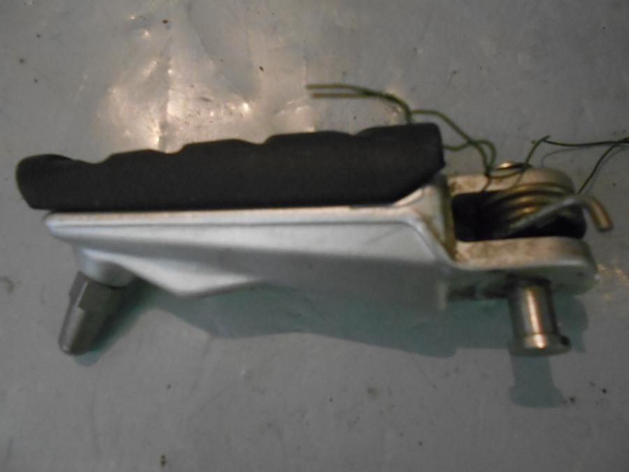 Baksidan på Fotpinne från en BMW R 1200 RS -2016 motorcykel.