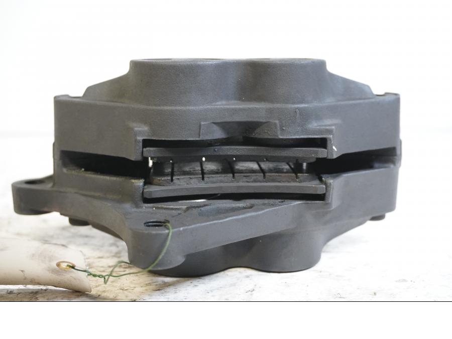 Höger sida på Bromsok från en Triumph Sprint GT -2011 motorcykel.