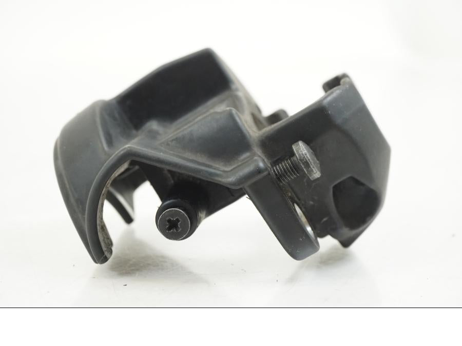 Snett uppifrån på Gasklo från en BMW F 650 CS -2003 motorcykel.