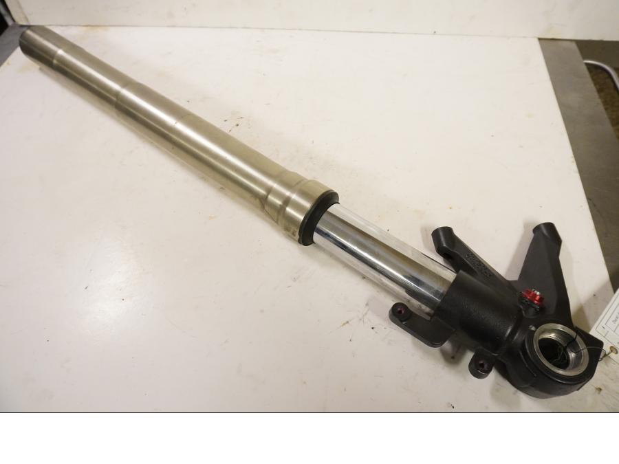 Framsidan på Gaffelben från en Ducati Streetfighter 1098 -2010 motorcykel.