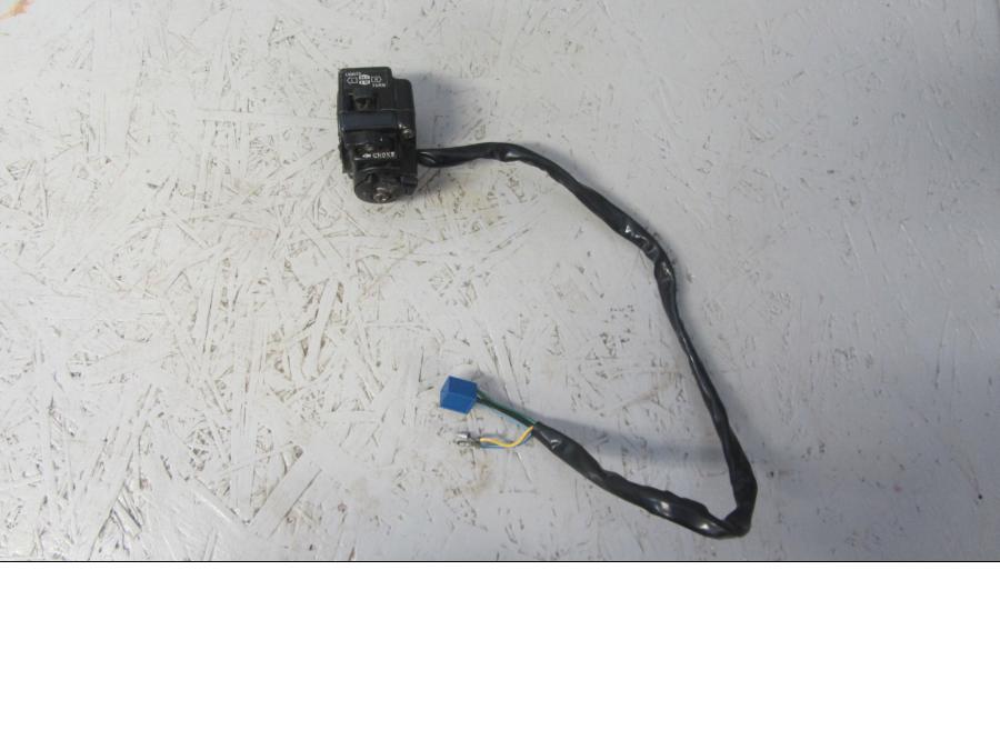 Baksidan på Styrelreglage från en Suzuki GSX 400 -1984 motorcykel.