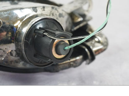 Snett nerifrån på Blinkers från en Suzuki GSX 1300 RX -1999 motorcykel.