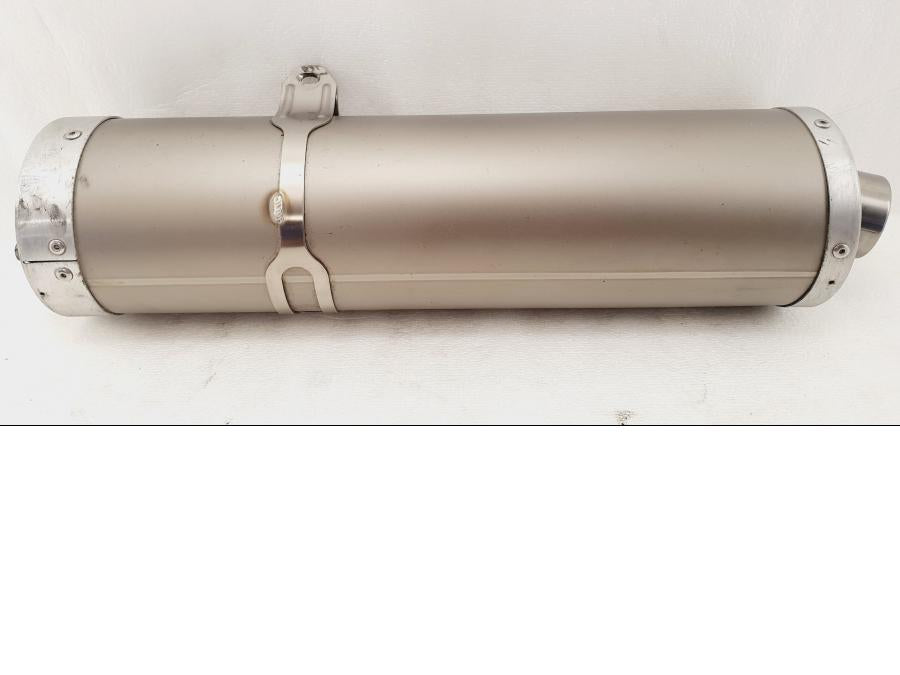 Vänster sida på Ljuddämpare från en Honda CBR 900 RR -2003 motorcykel.