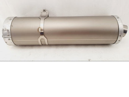 Vänster sida på Ljuddämpare från en Honda CBR 900 RR -2003 motorcykel.