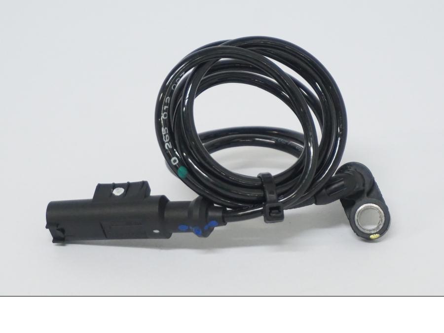 Höger sida på ABS givare från en Ducati Desert X -2022 motorcykel.