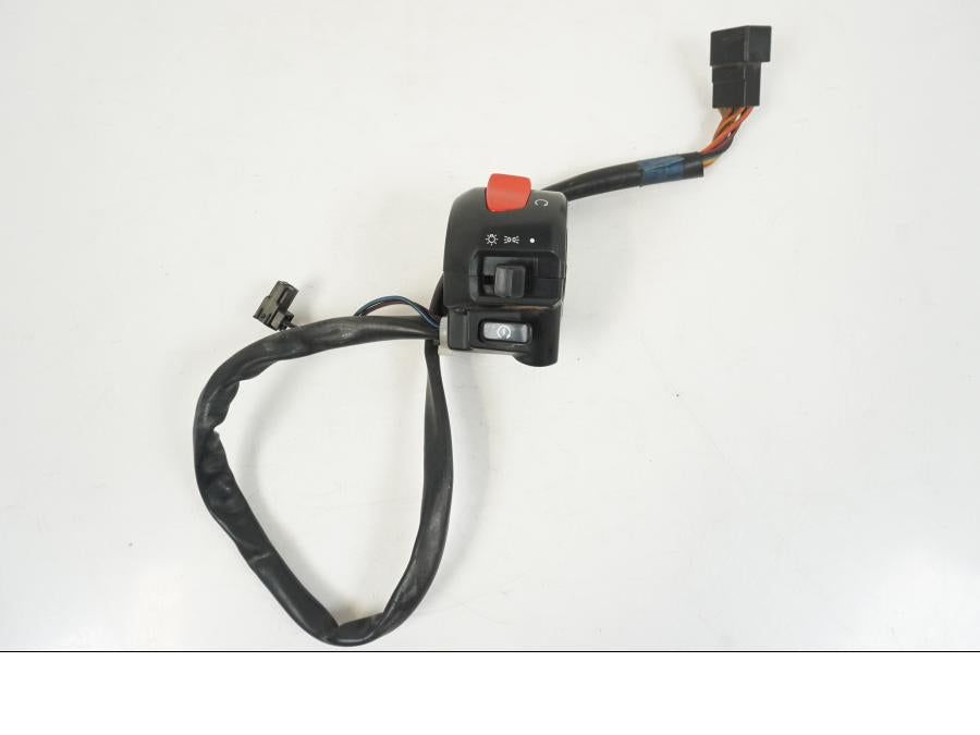 Framsidan på Styrelreglage från en Suzuki GSX-R 750 -2001 motorcykel.