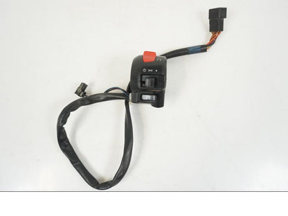 Framsidan på Styrelreglage från en Suzuki GSX-R 750 -2001 motorcykel.