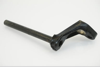 Snett nerifrån på Styre från en Suzuki GSX 550 ES -1985 motorcykel.