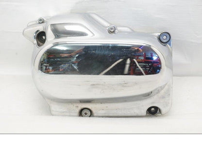 Framsidan på Motorkåpa från en Yamaha XVS 650 -1999 motorcykel.