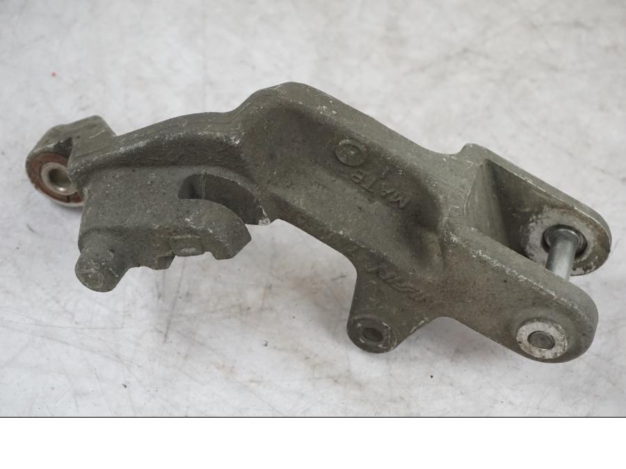 Höger sida på Bromsoksfäste från en Honda CBR 1100 XX -1998 motorcykel.