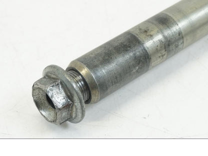 Höger sida på Axel från en Suzuki GSX-R 1000 -2005 motorcykel.