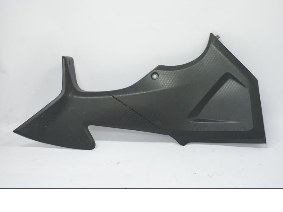 Baksidan på Sidopanel från en Honda CB 500 X -2015 motorcykel.