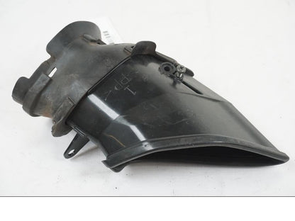 Baksidan på Luftburksnorkel från en Yamaha YZF 1000 R1 -2007 motorcykel.