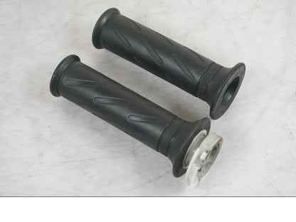 Framsidan på Handtag från en Suzuki SV 650 -1999 motorcykel.