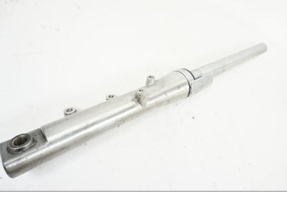 Baksidan på Gaffelben från en Yamaha XVS 1100 -2004 motorcykel.