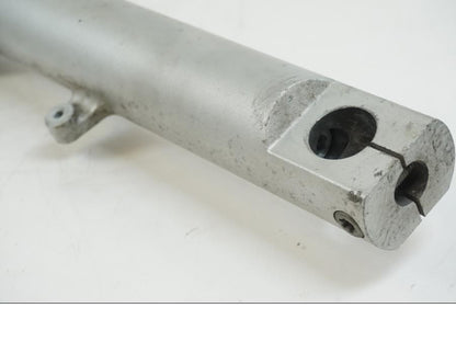 Baksidan på Gaffelben från en BMW F 650 CS -2002 motorcykel.