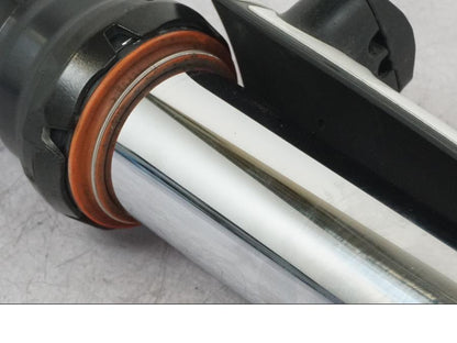 Extrabild1 på Gaffelben från en KTM 690 SMCR -2020 motorcykel.