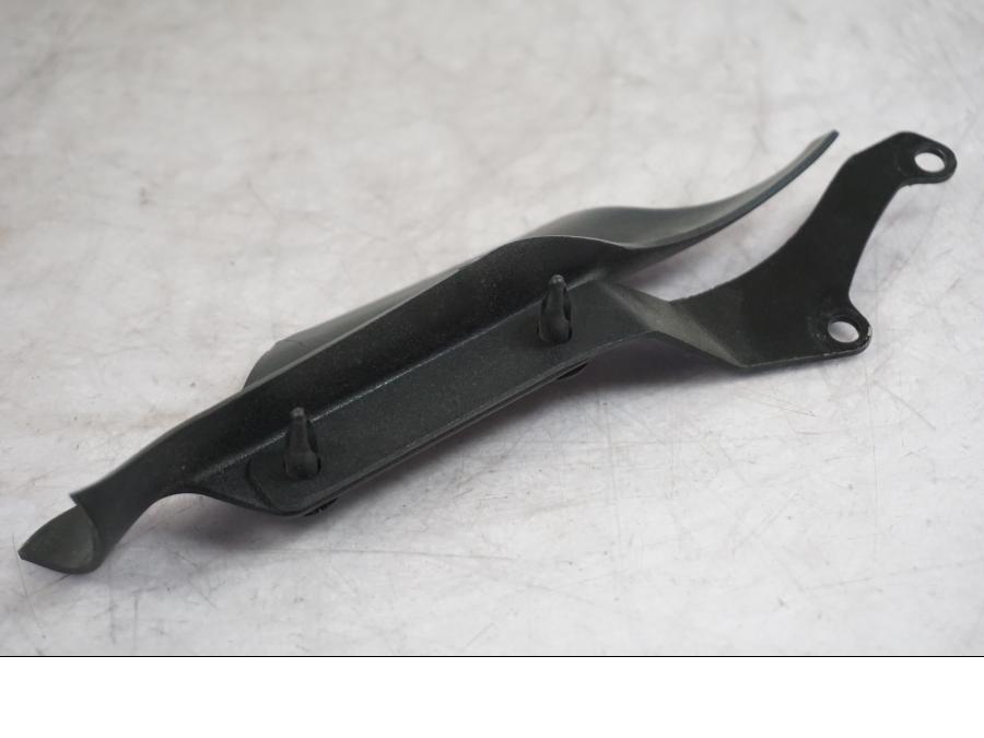 Höger sida på Plåtkåpa från en Triumph Tiger -2009 motorcykel.